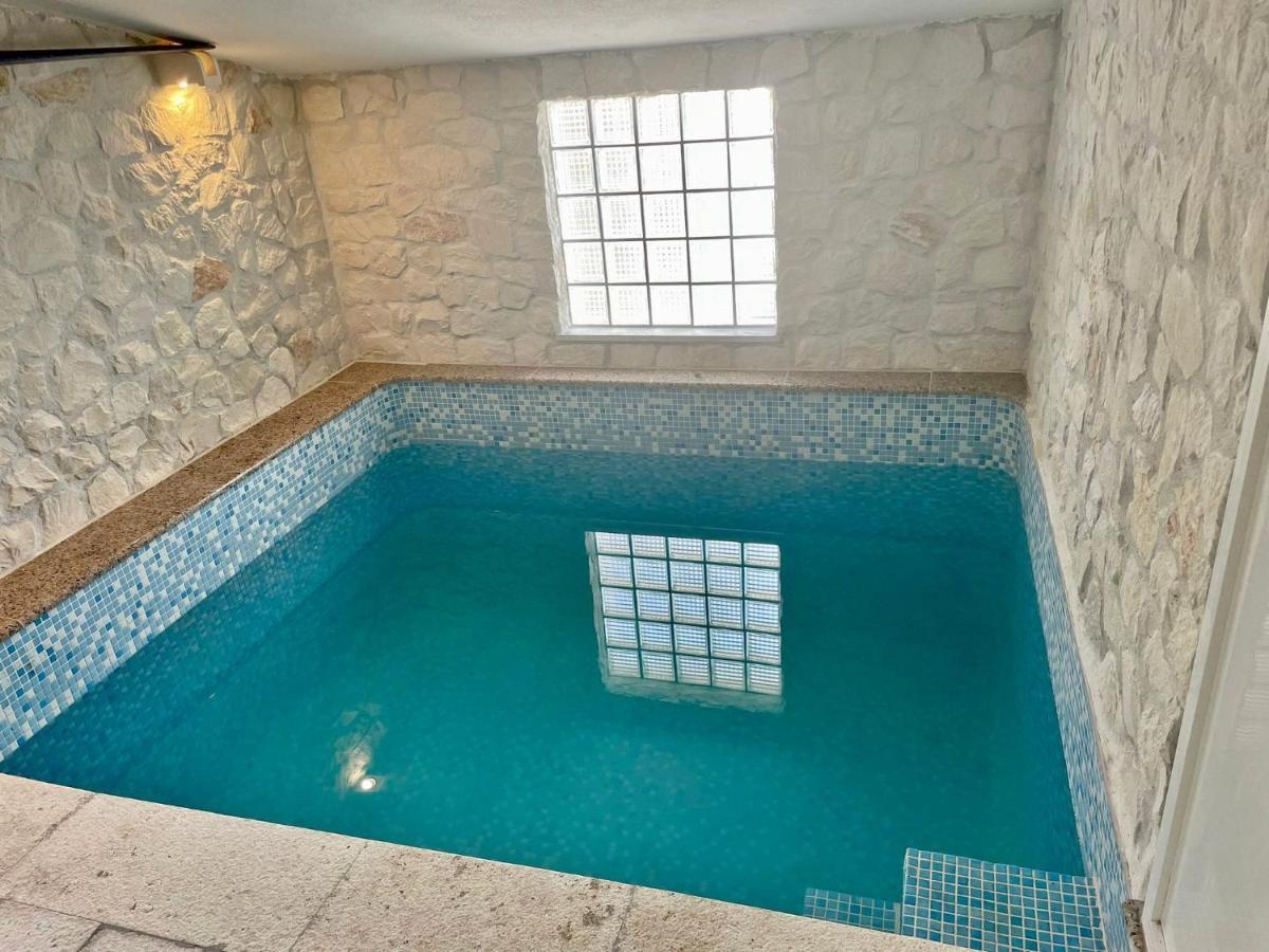 Flamingo - House With Private Pool Βίλα Gornji Seget Εξωτερικό φωτογραφία