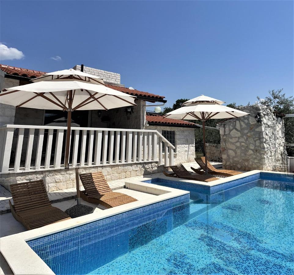 Flamingo - House With Private Pool Βίλα Gornji Seget Εξωτερικό φωτογραφία